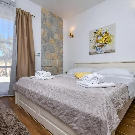 Family Friendly House With A Swimming Pool Cove Kalebova Luka, Rogoznica - 25561